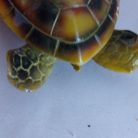 LCI ResinTurtle & baby Figure - Picture 3 of 4